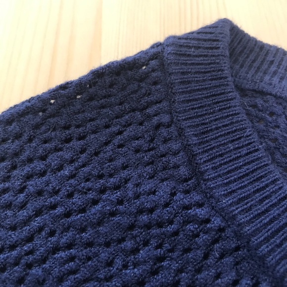 Guess Sweater - Picture 2 of 2